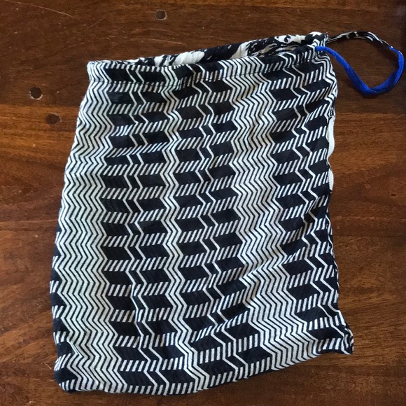 New Stella & Dot Black Blue Scarf Wrap - Picture 5 of 6